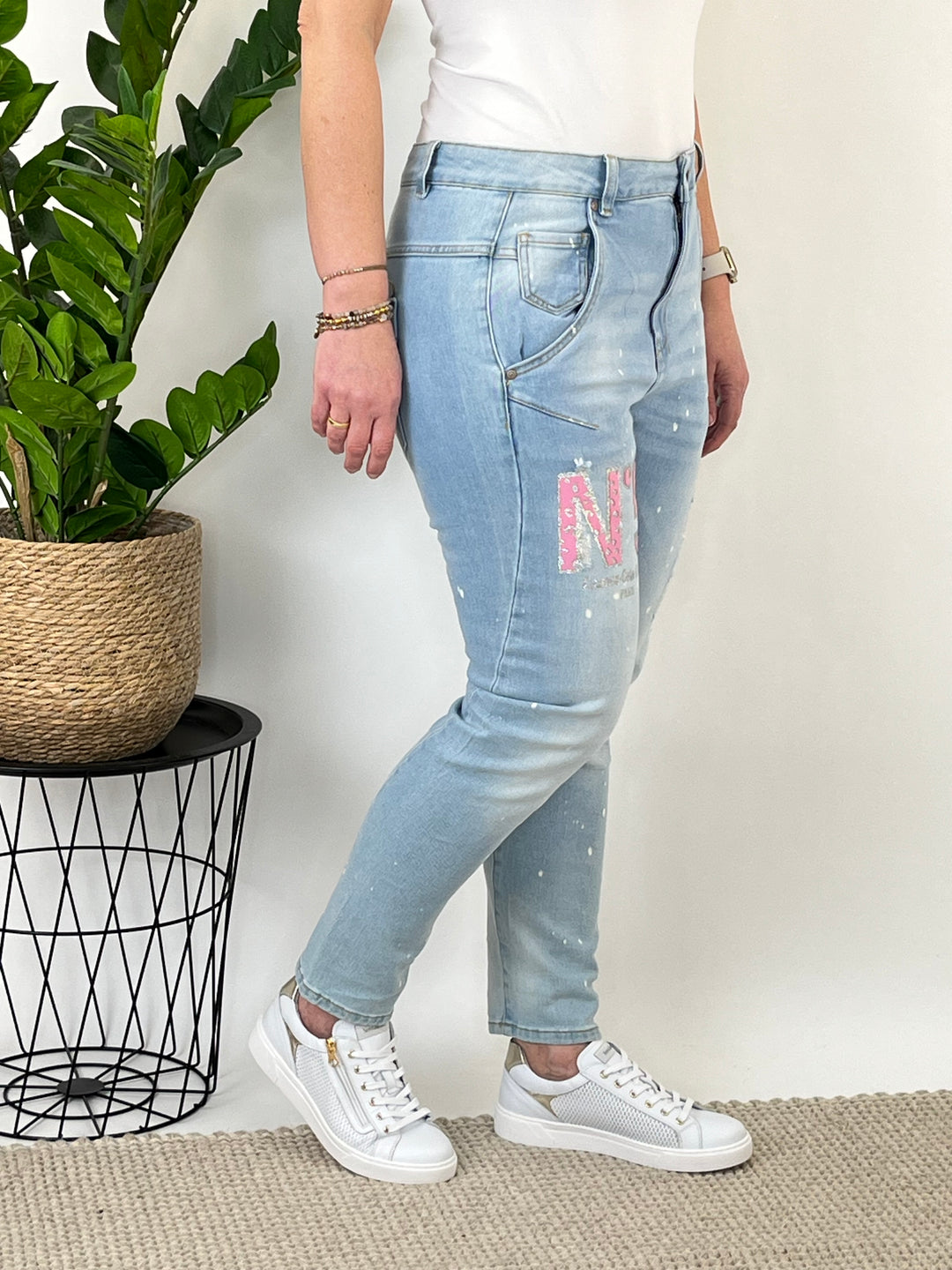 Jeans "Cannes Cote D'Azur" von Bella Vita - Mode & Lifestyle