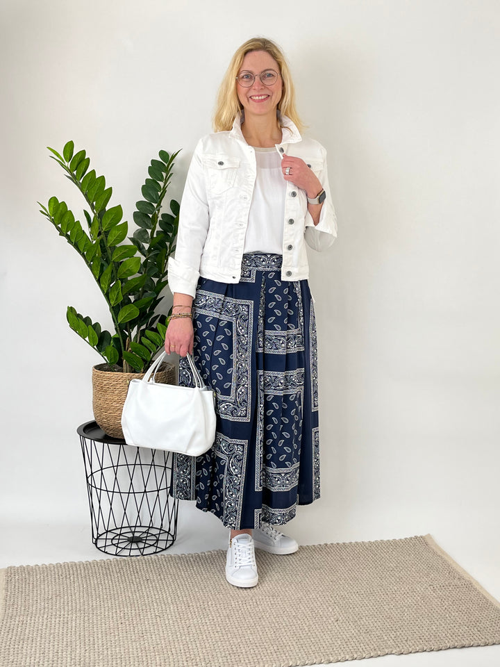 Jeansjacke in klassischer Form, weiß von Bella Vita - Mode & Lifestyle