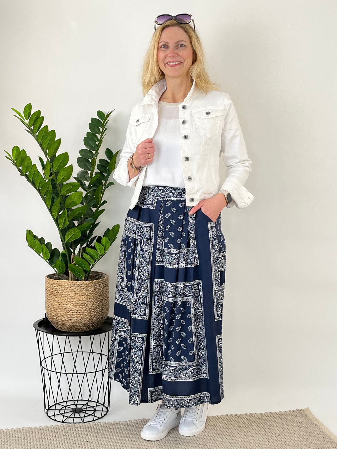 Rock im Tücherdruck, marine von Bella Vita - Mode & Lifestyle