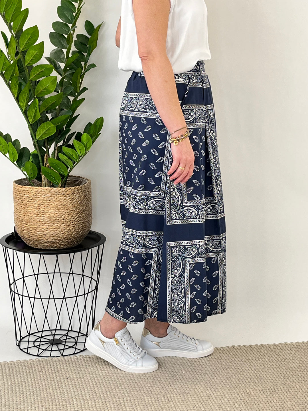 Rock im Tücherdruck, marine von Bella Vita - Mode & Lifestyle