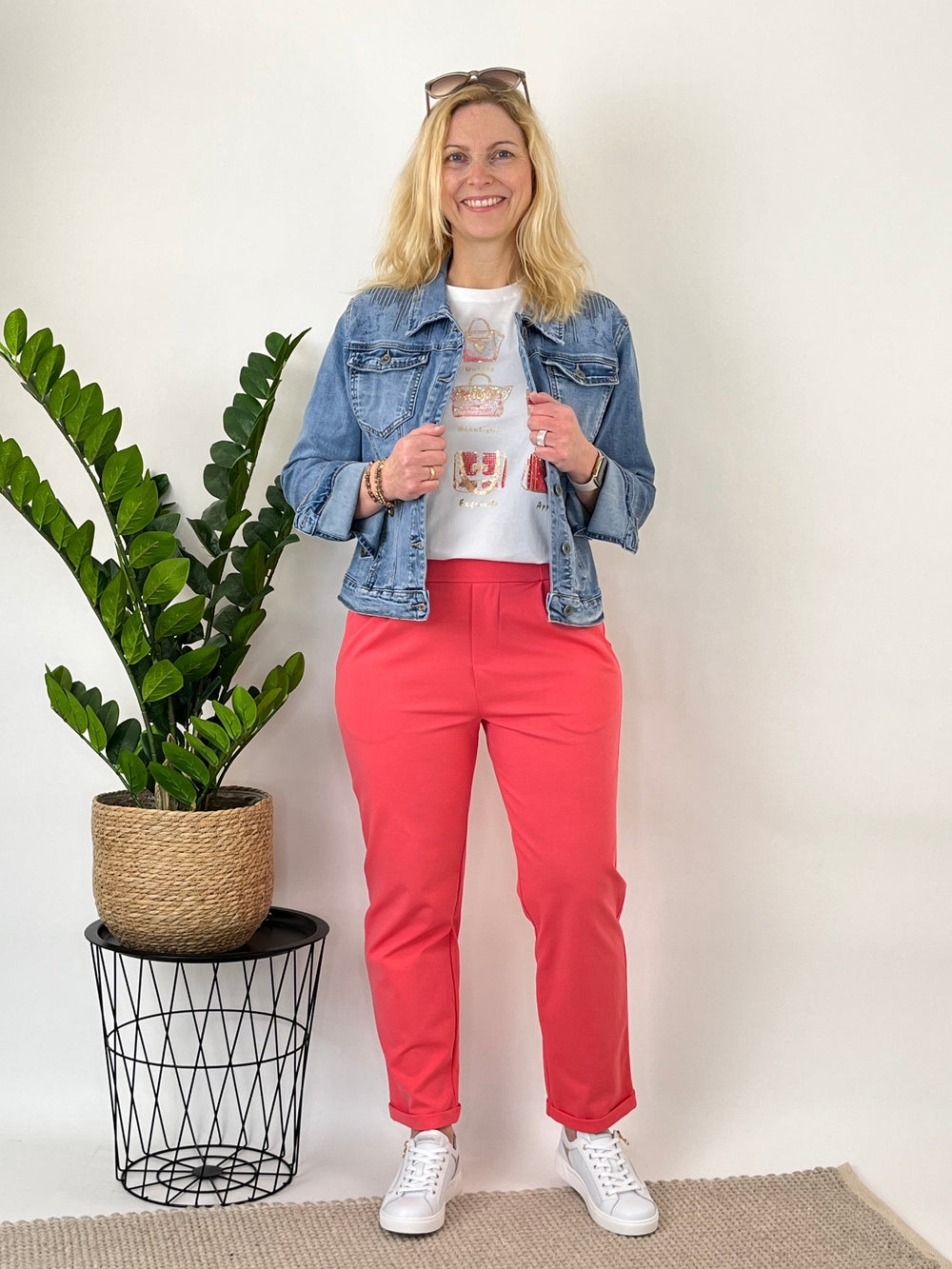 Jeansjacke mit Paillettenverzierung, blue denim von Bella Vita - Mode & Lifestyle