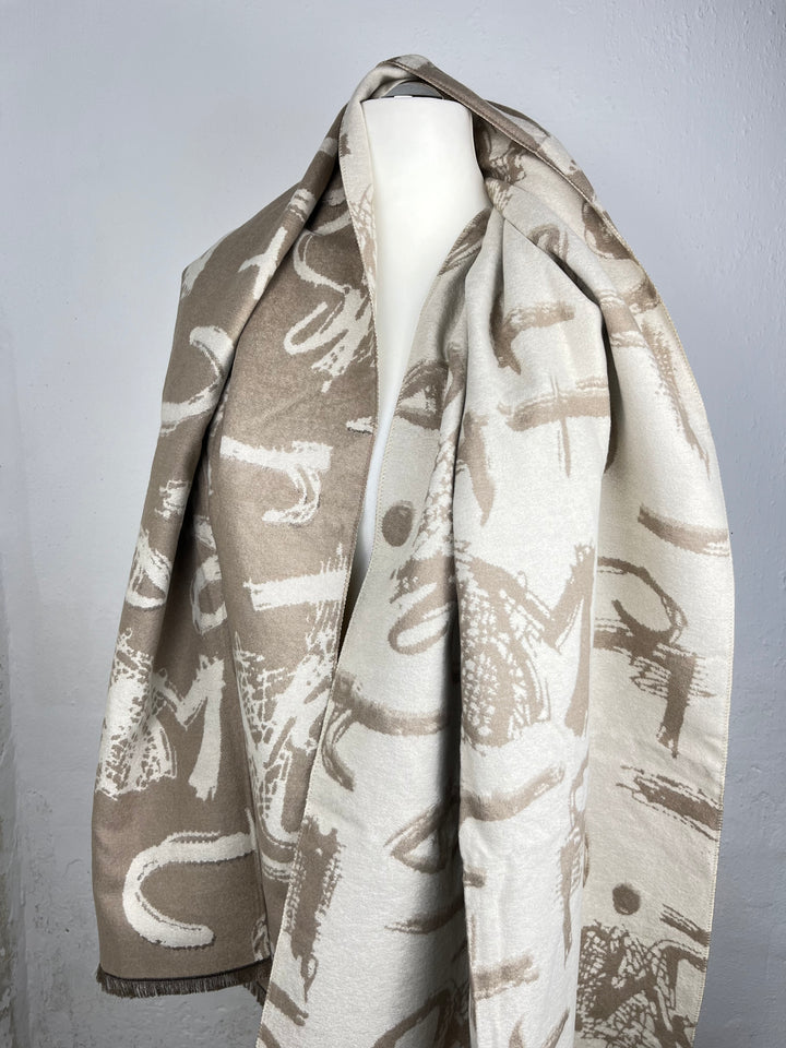 Schal mit Schriftmuster, beige von Bella Vita - Mode & Lifestyle