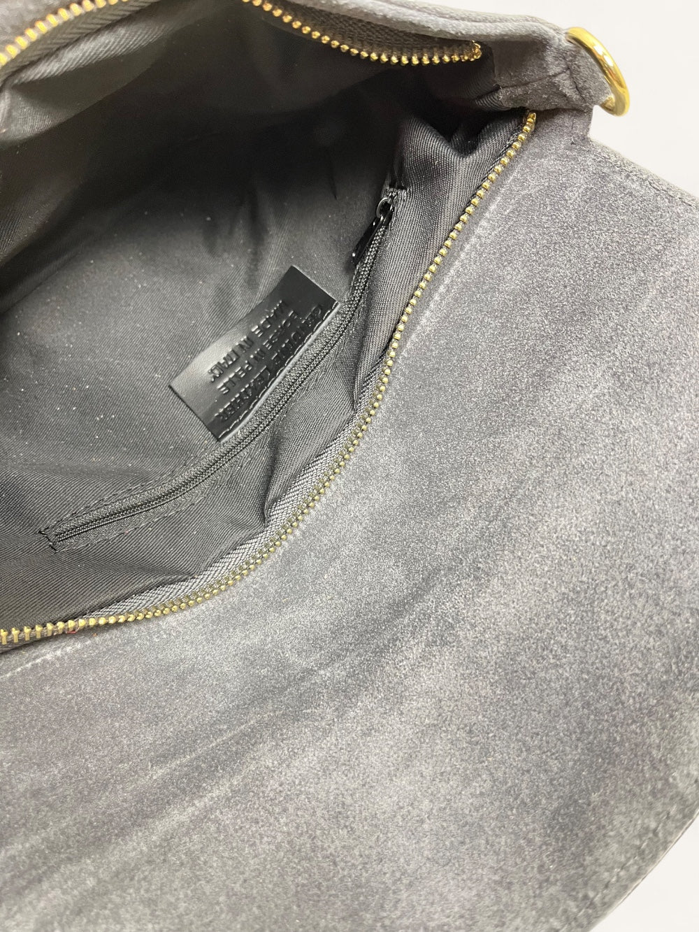 Wildleder-Tasche mit Überschlag, jeansblau von Bella Vita - Mode & Lifestyle