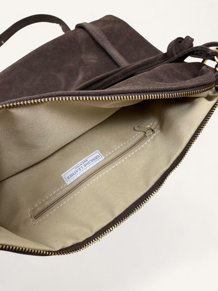 Wildleder-Tasche mit Goldringen, braun von Bella Vita - Mode & Lifestyle