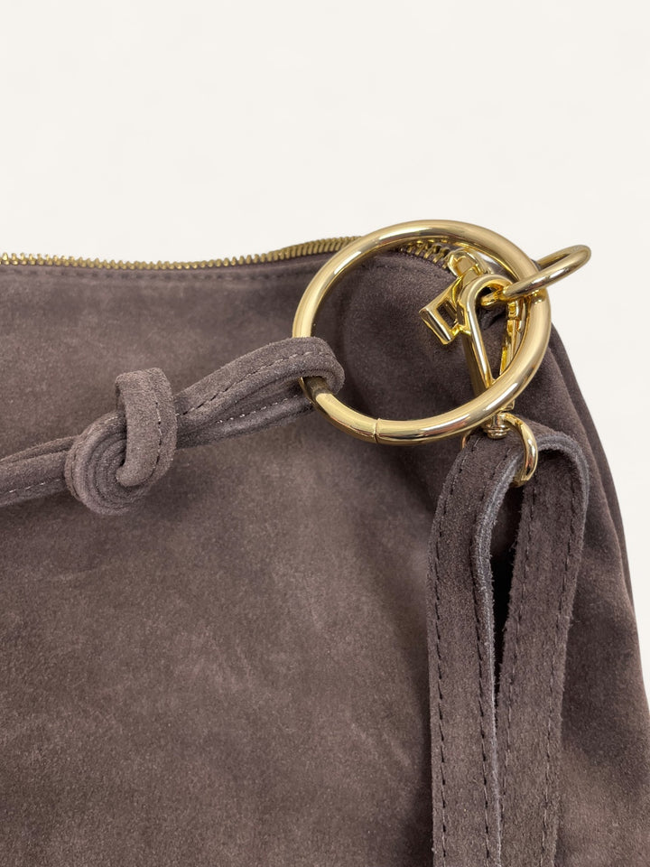 Wildleder-Tasche mit Goldringen, braun von Bella Vita - Mode & Lifestyle