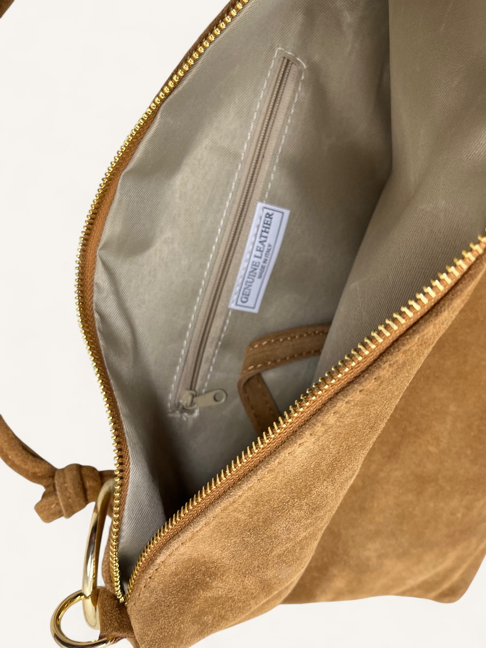 Wildleder-Tasche mit Goldringen, cognac von Bella Vita - Mode & Lifestyle