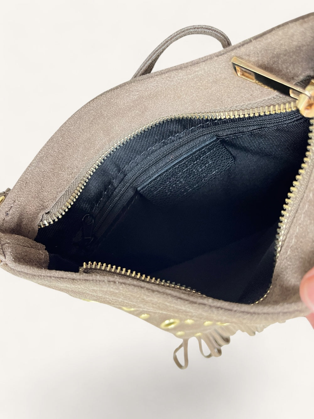 Crossbody-Tasche mit Fransen, taupe von Bella Vita - Mode & Lifestyle