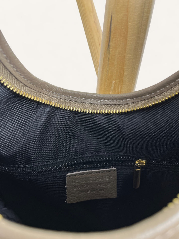 Schultertasche mit Ziernähten, taupe von Bella Vita - Mode & Lifestyle