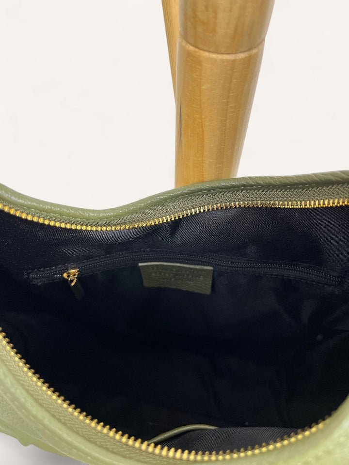 Schultertasche mit Ziernähten, khaki von Bella Vita - Mode & Lifestyle