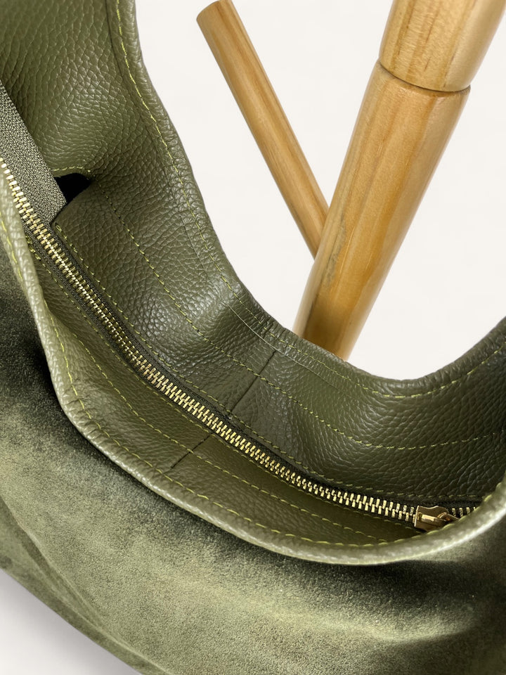 Hobo Bag aus Wildleder, khaki von Bella Vita - Mode & Lifestyle