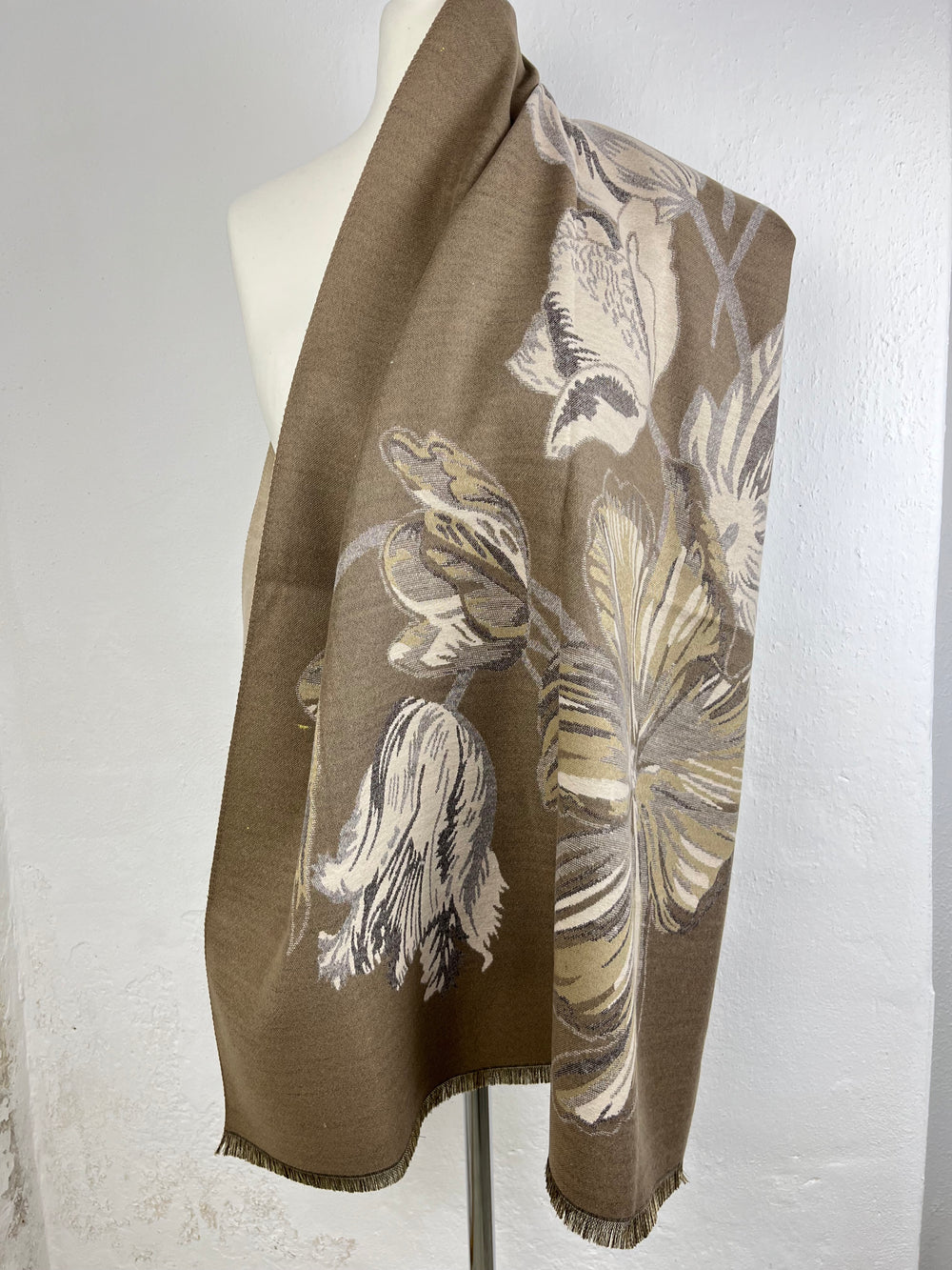 Schal floral-gemustert, taupe von Bella Vita - Mode & Lifestyle