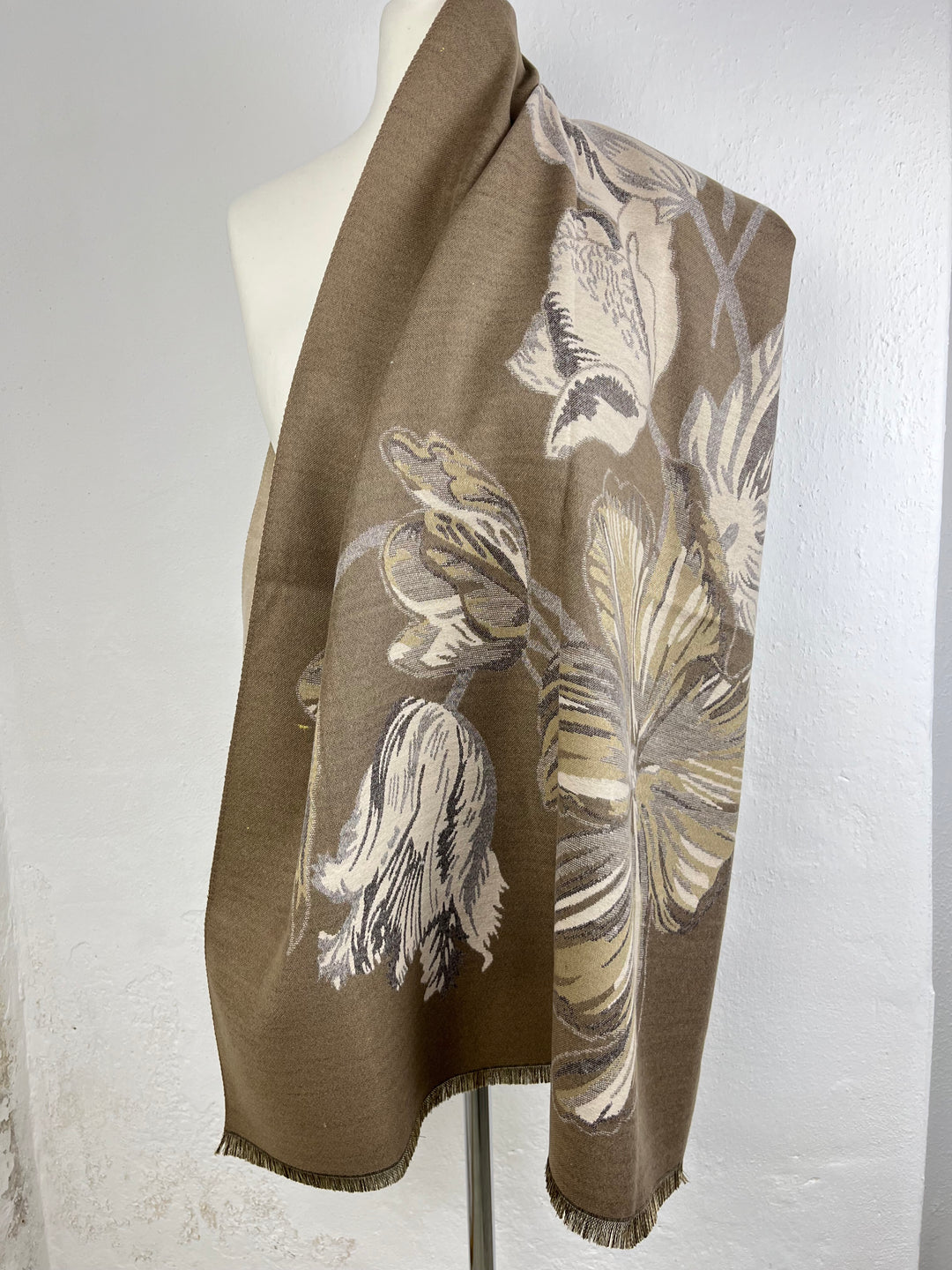 Schal floral-gemustert, taupe von Bella Vita - Mode & Lifestyle