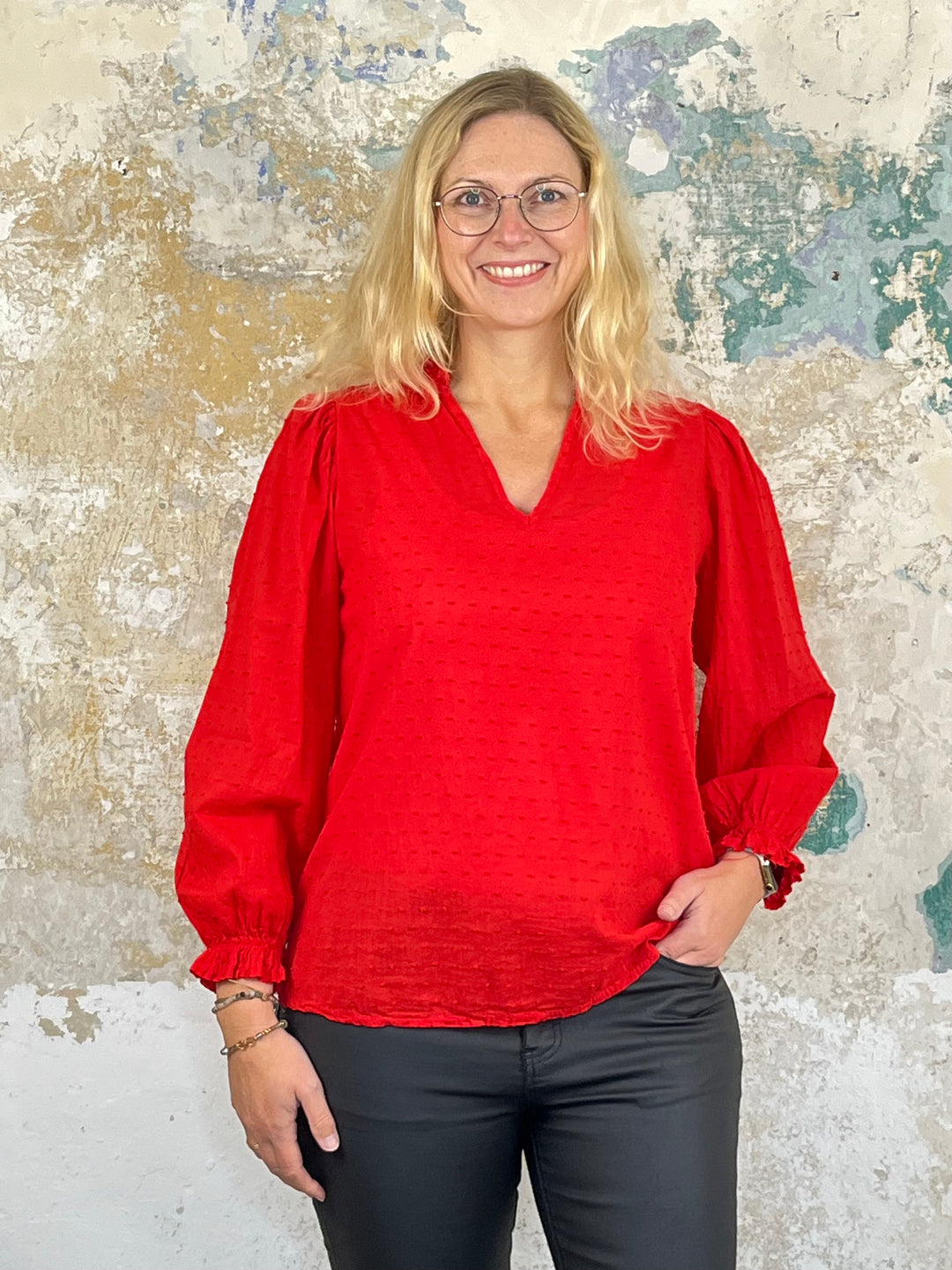Bluse mit Tupfen, rot von Bella Vita - Mode & Lifestyle