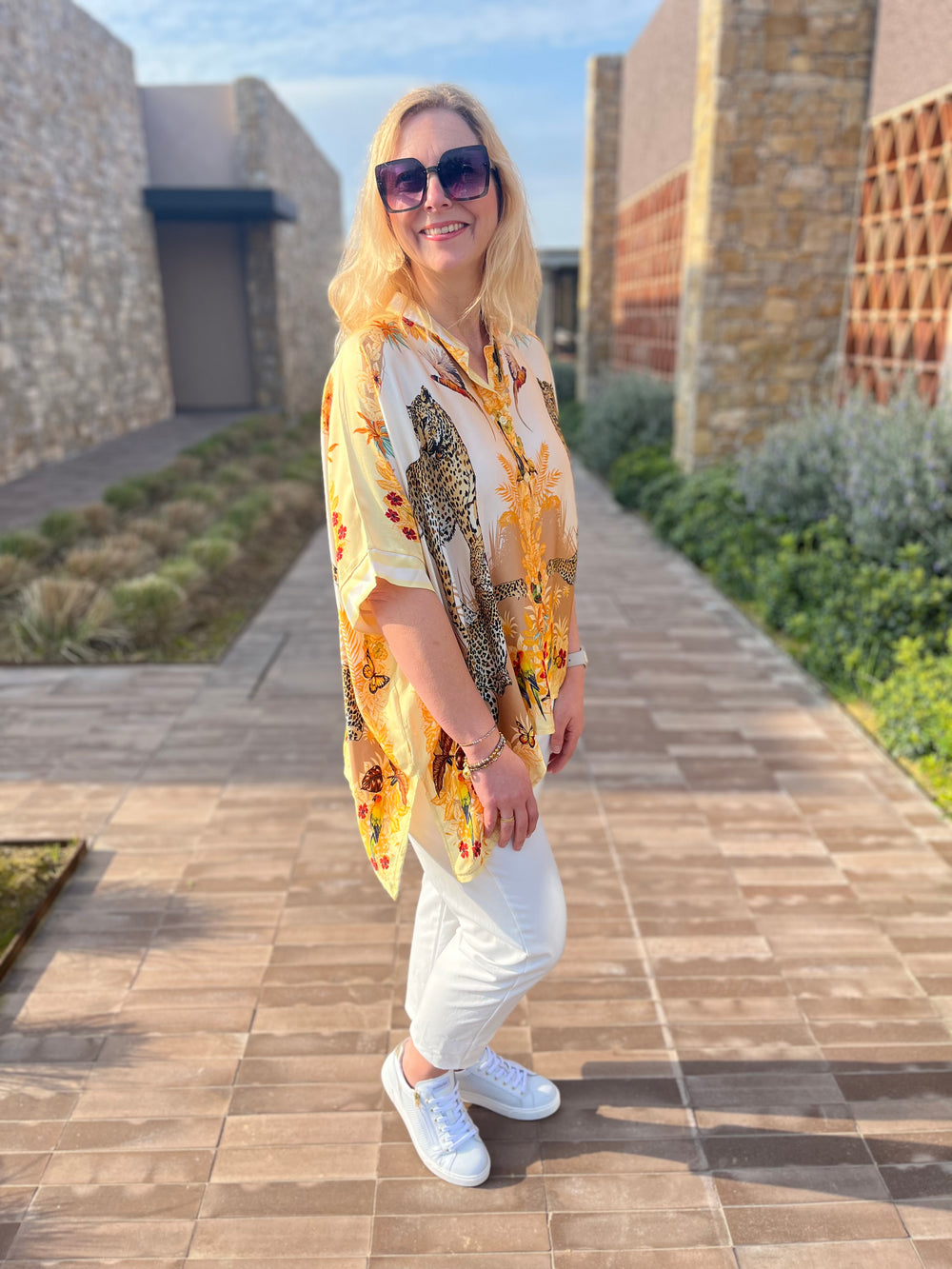 Tunikabluse mit Seide "Leo Jungle", vanillegelb von Bella Vita - Mode & Lifestyle