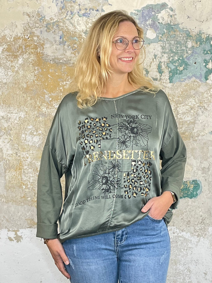 Shirt mit Frontdruck, khaki von Bella Vita - Mode & Lifestyle