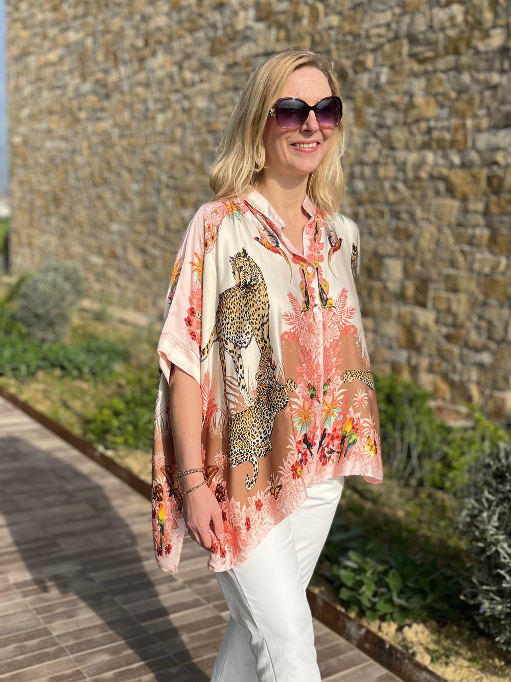 Tunikabluse mit Seide "Leo Jungle", rosa von Bella Vita - Mode & Lifestyle