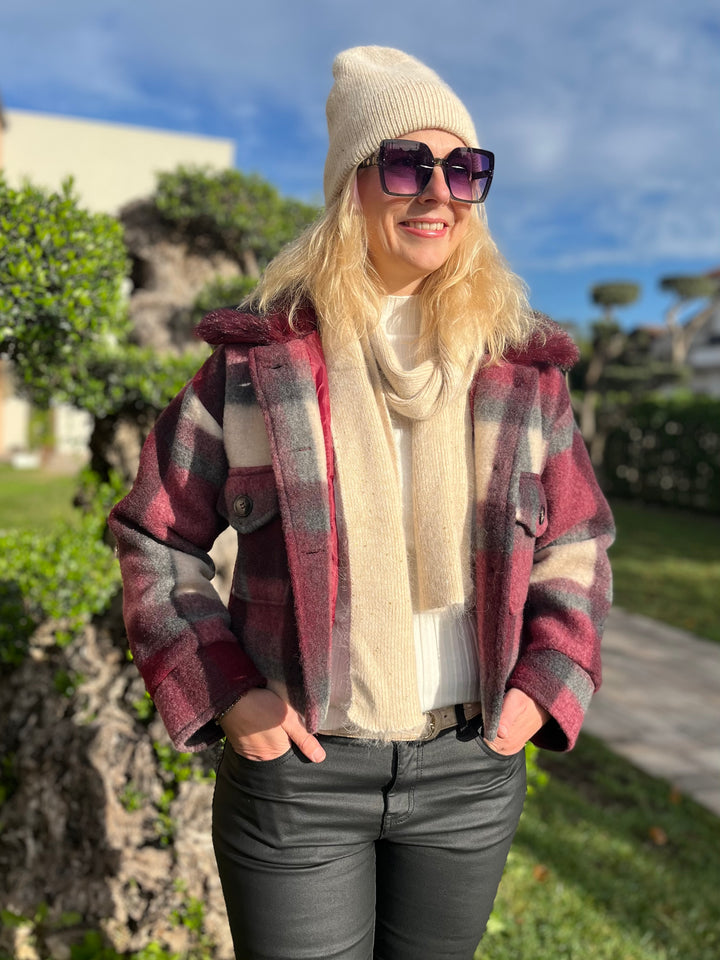 Karojacke mit Fellimitatkragen, bordeaux von Bella Vita - Mode & Lifestyle