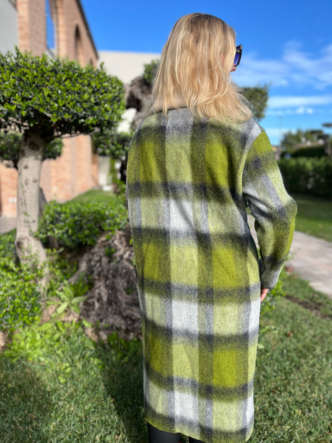 Mantel in Wolloptik, grau-grün von Bella Vita - Mode & Lifestyle