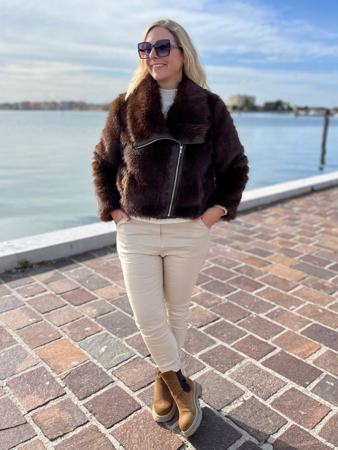 Fellimitatjacke im Bikerstil, braun von Bella Vita - Mode & Lifestyle