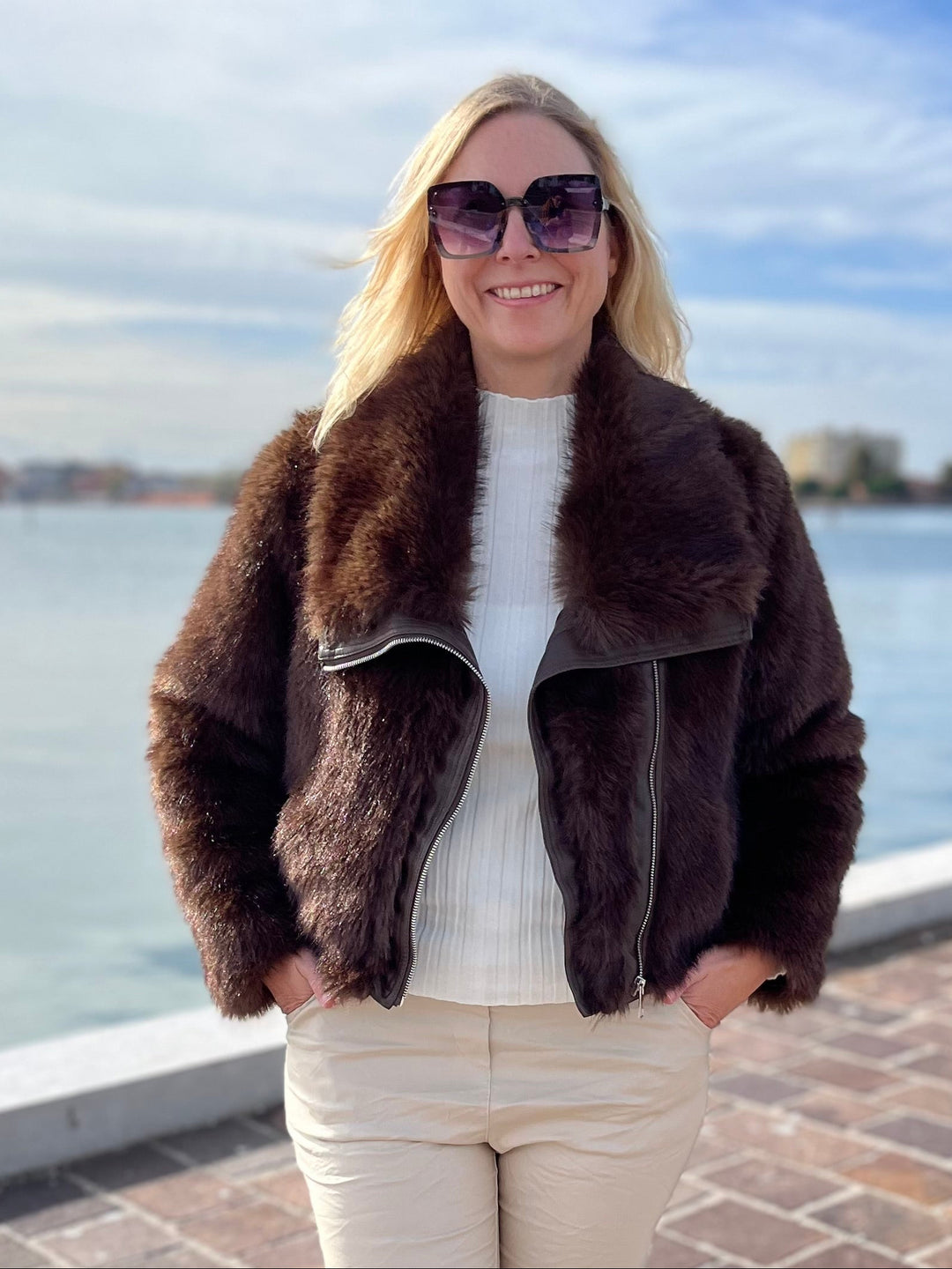 Fellimitatjacke im Bikerstil, braun von Bella Vita - Mode & Lifestyle