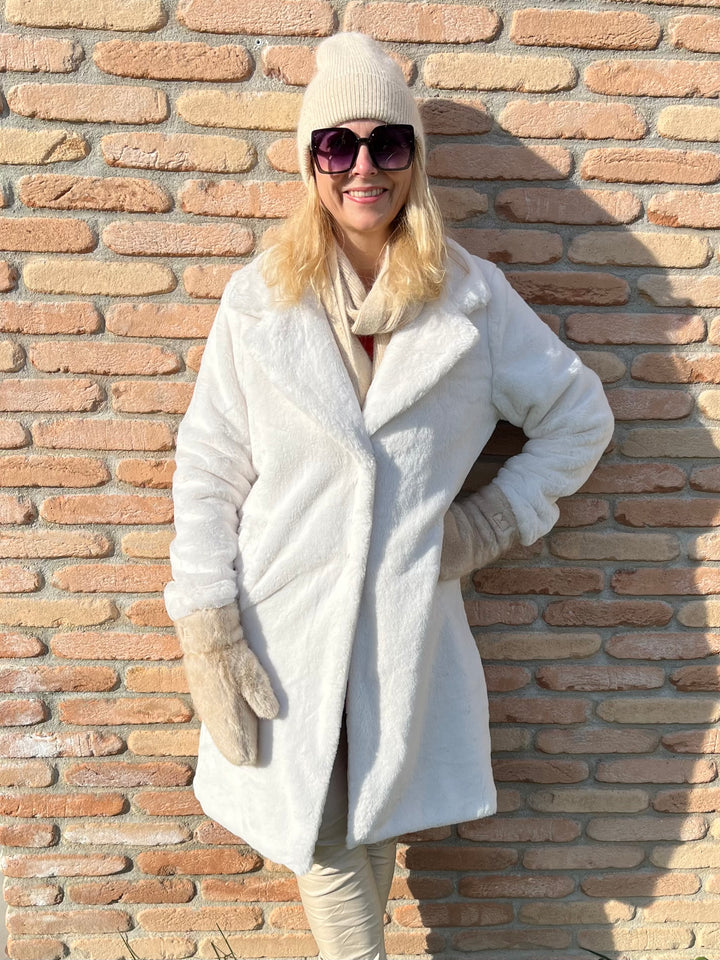 Plüschmantel mit Druckknöpfen, ecru von Bella Vita - Mode & Lifestyle