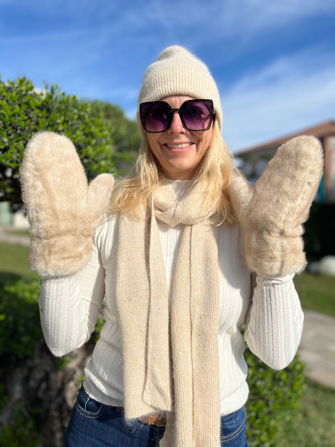 Fäustlinge aus Fellimitat, ecru von Bella Vita - Mode & Lifestyle