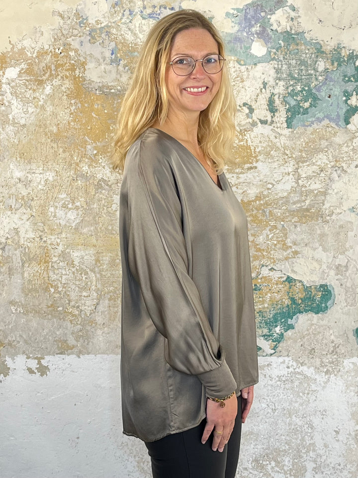 Langarm-Shirt mit Seide, taupe von Bella Vita - Mode & Lifestyle