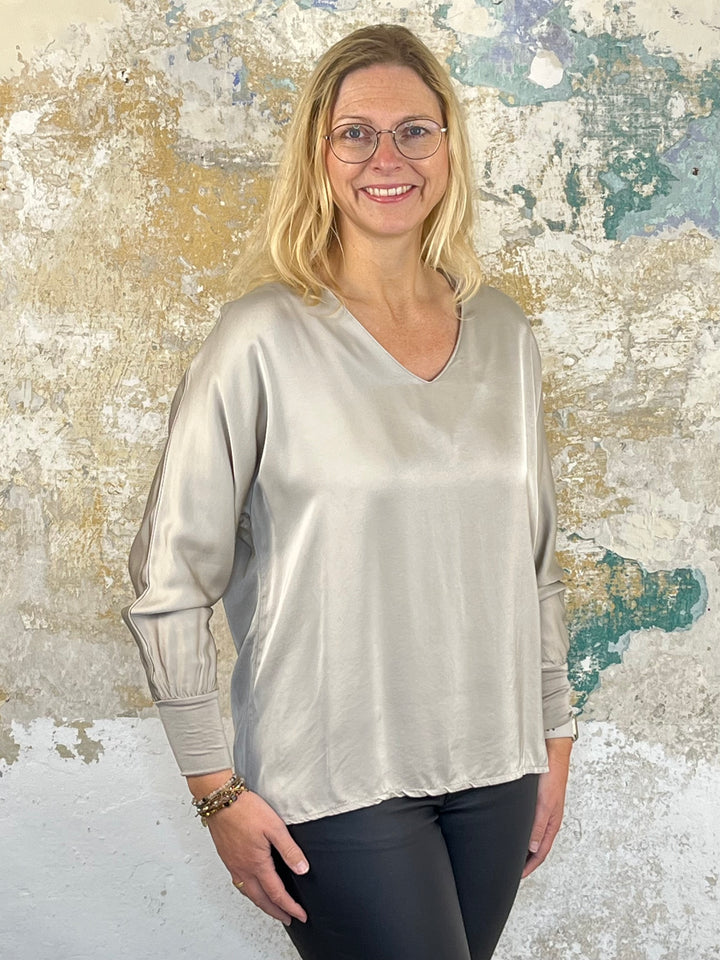 Langarm-Shirt mit Seide, stein von Bella Vita - Mode & Lifestyle