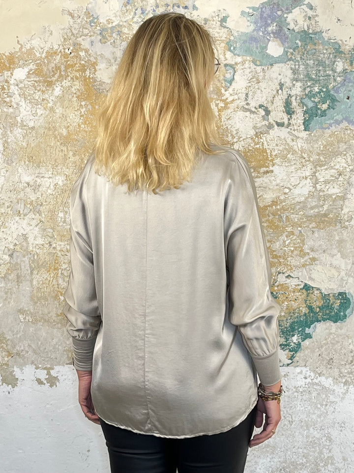 Langarm-Shirt mit Seide, stein von Bella Vita - Mode & Lifestyle