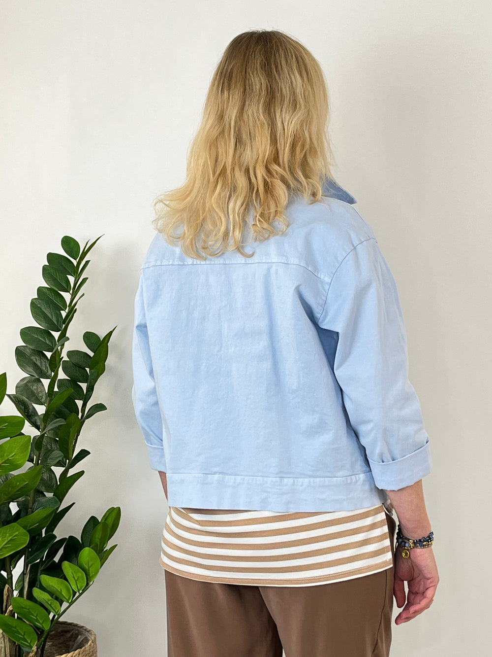 Oversize Jacke mit Zierband, hellblau von Bella Vita - Mode & Lifestyle