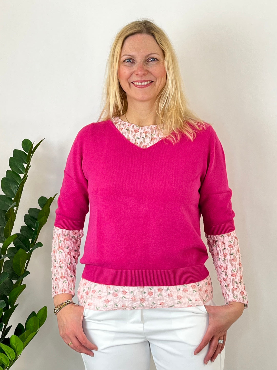 Spitzenshirt mit floralem Druck, rosa von Bella Vita - Mode &amp; Lifestyle