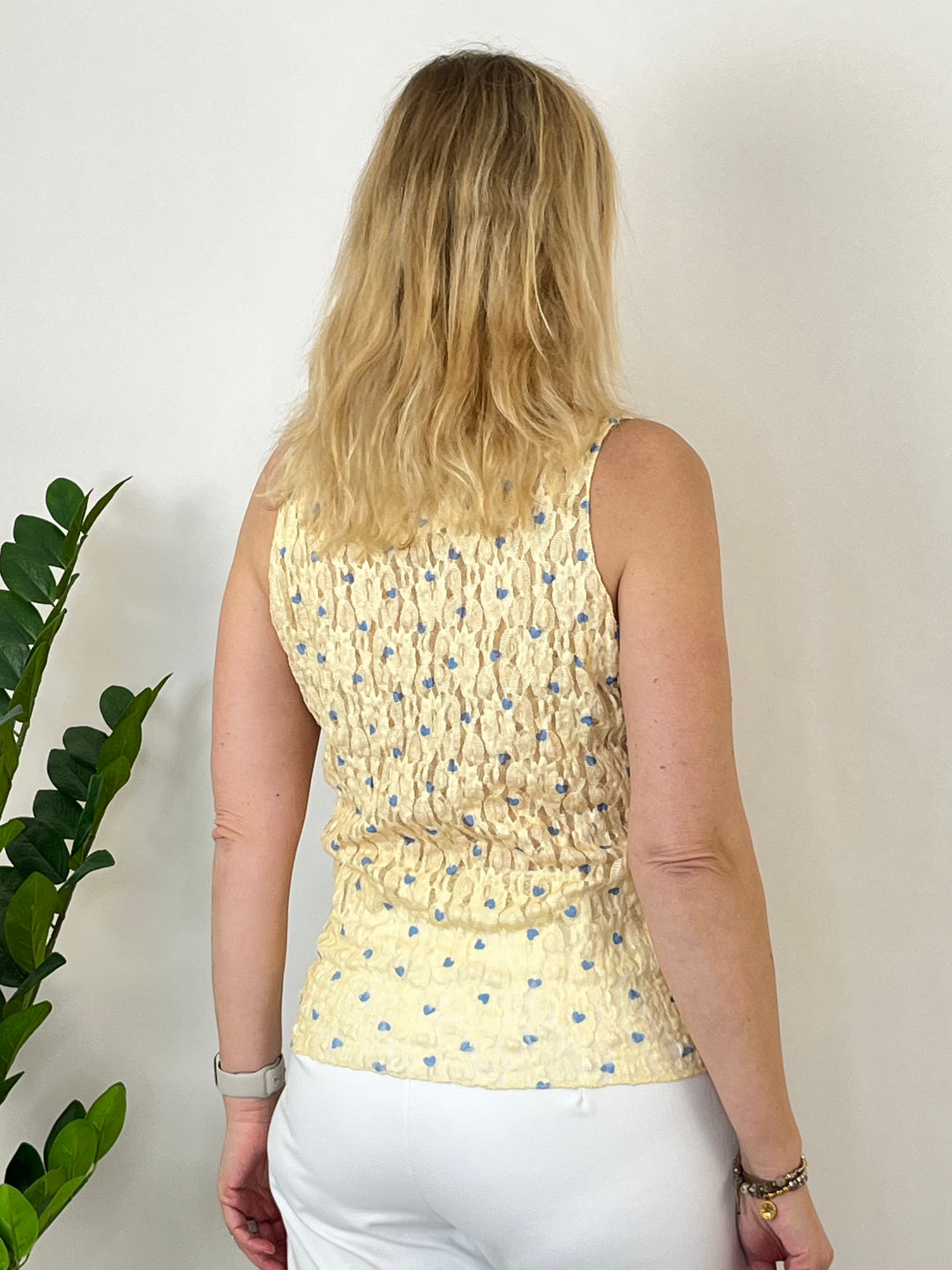 Spitzentop mit Alloverdruck "Herzen", gelb von Bella Vita - Mode &amp; Lifestyle