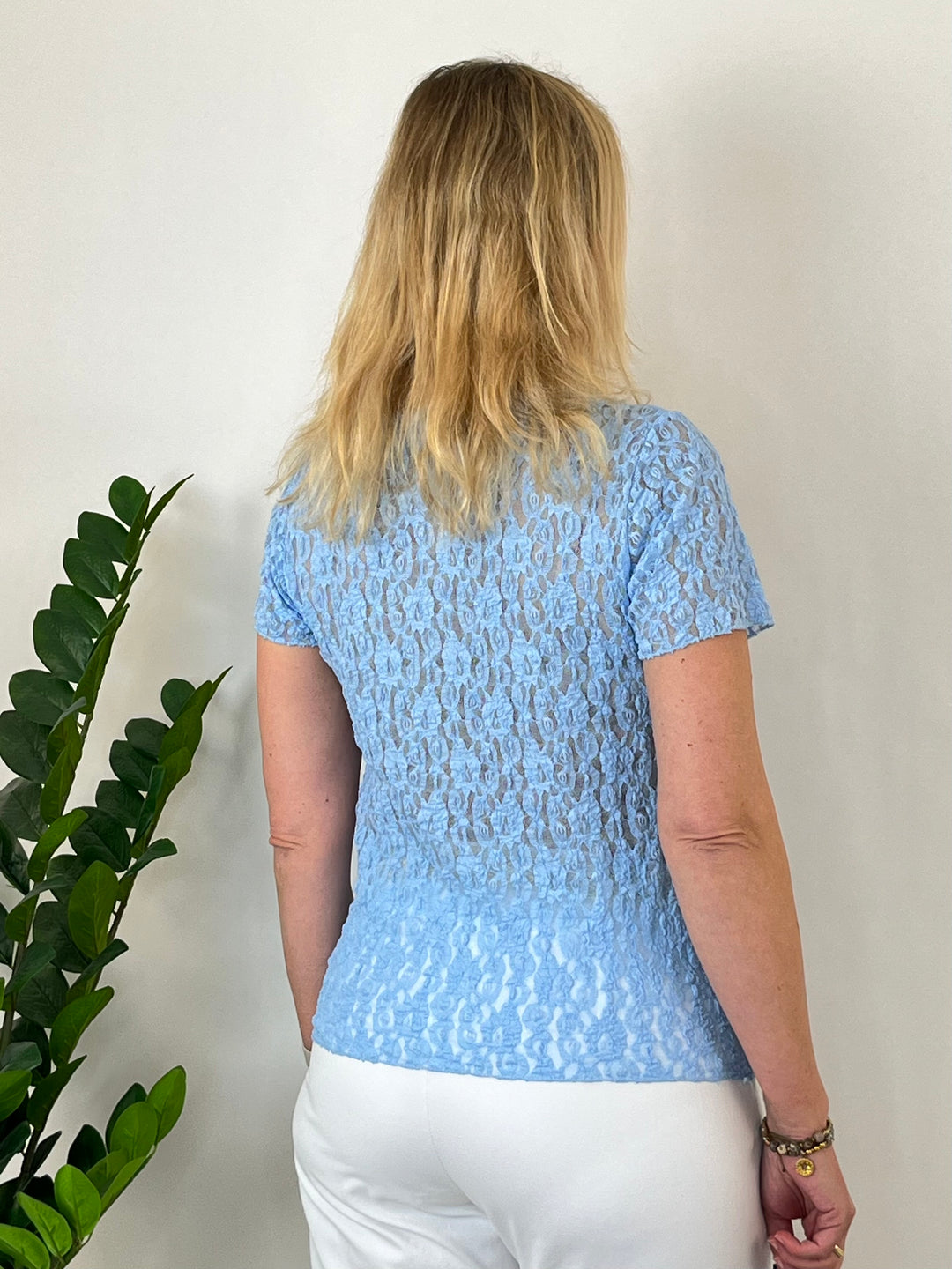Spitzenshirt Kurzarm, hellblau von Bella Vita - Mode &amp; Lifestyle