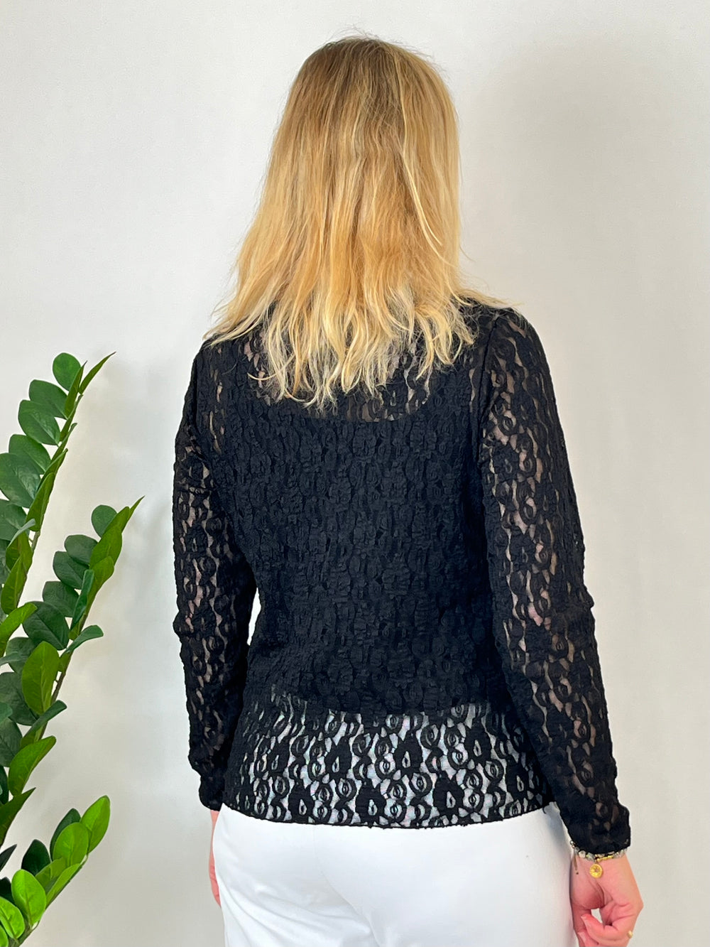 Spitzenshirt mit Rundhals, schwarz von Bella Vita - Mode & Lifestyle