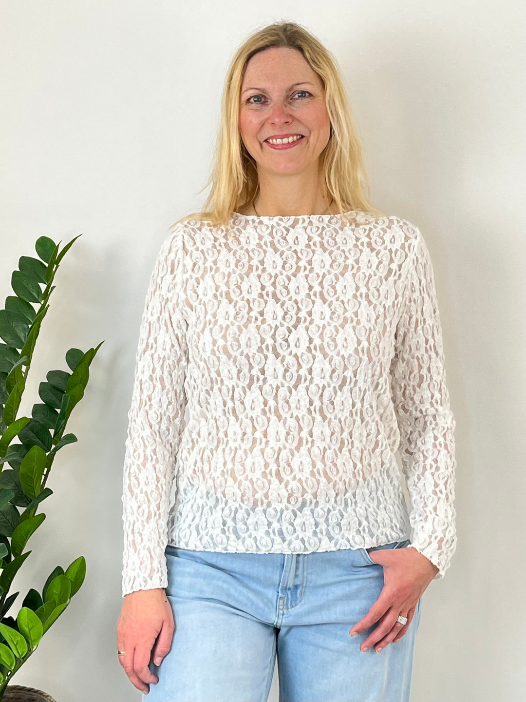 Spitzenshirt mit Rundhals, ecru von Bella Vita - Mode & Lifestyle