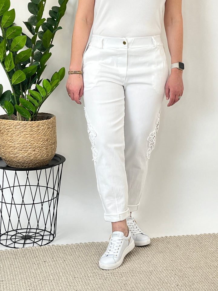Jogpant mit Spitzeneinsatz, weiß von Bella Vita - Mode &amp; Lifestyle