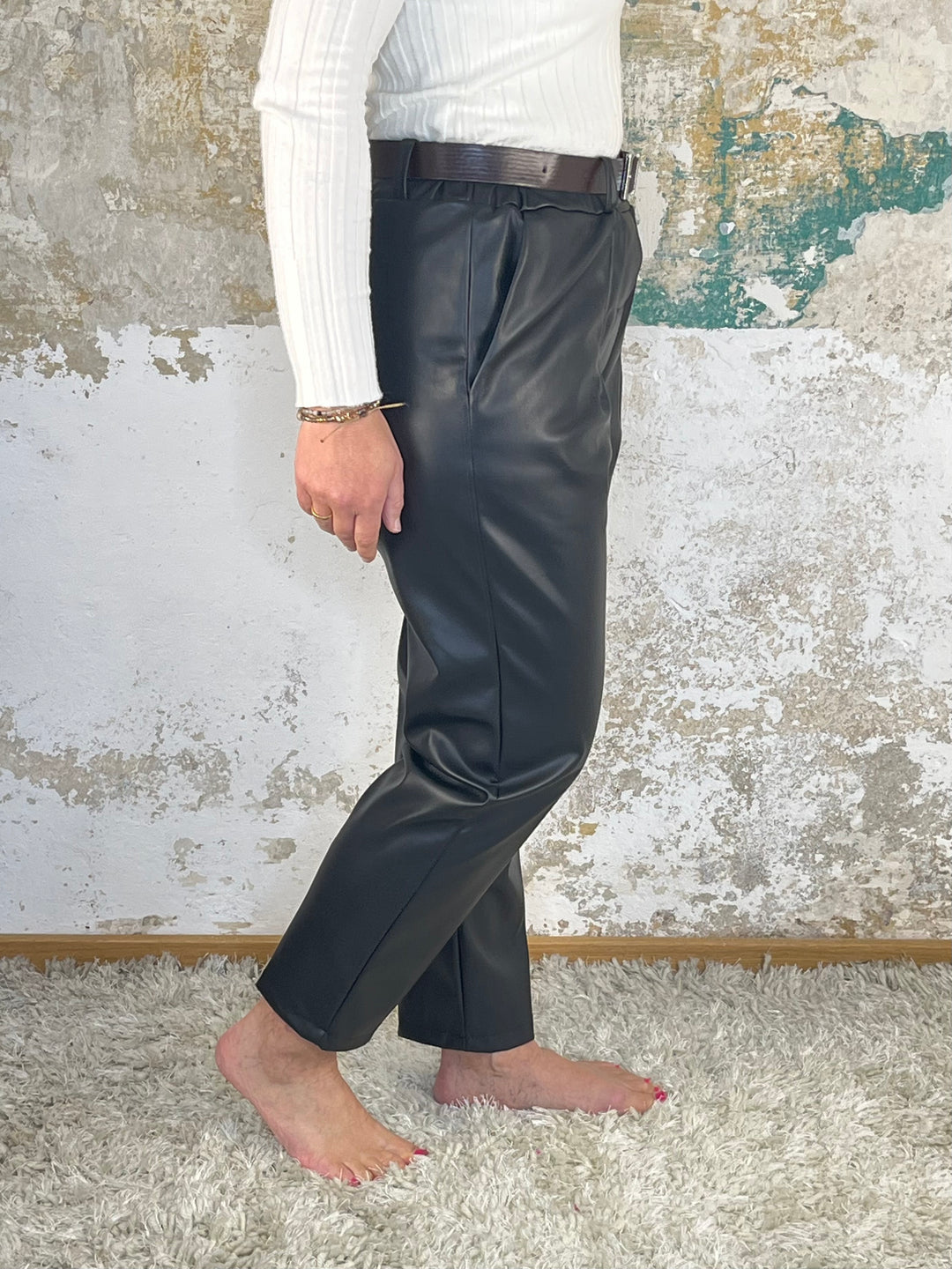 Hose aus Lederimitat, schwarz von Bella Vita - Mode & Lifestyle