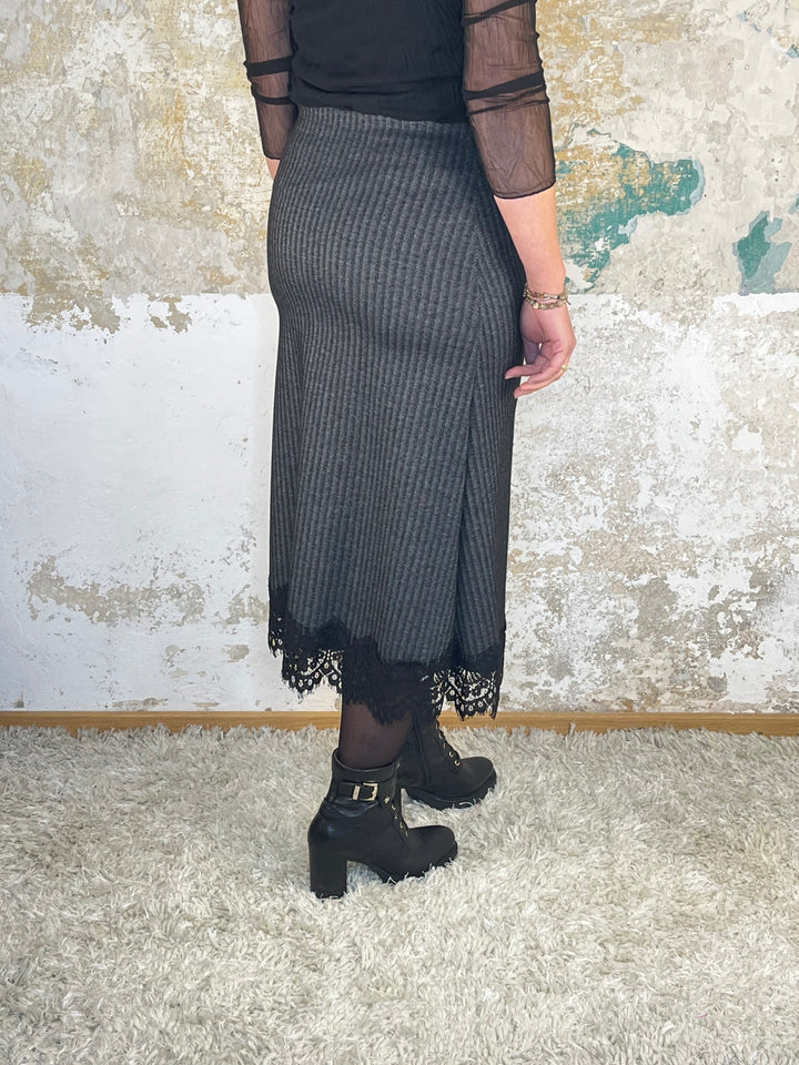 Rock mit Spitzenbesatz, anthrazit von Bella Vita - Mode & Lifestyle