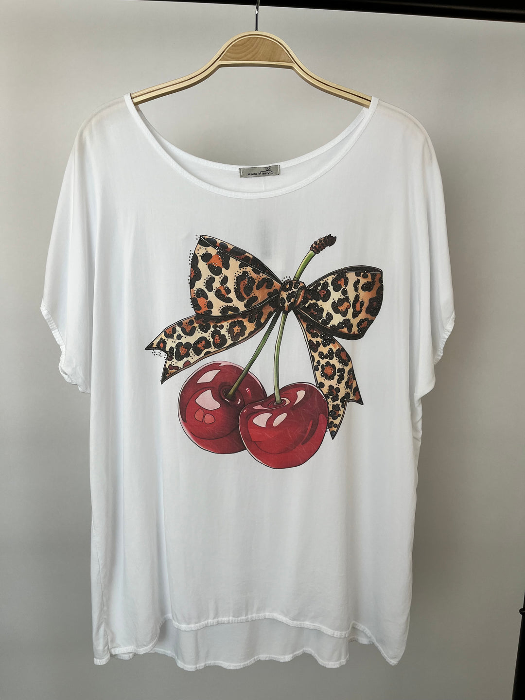 Shirt „Cherry“ mit Glitzersteinchen, rot von Bella Vita - Mode &amp; Lifestyle