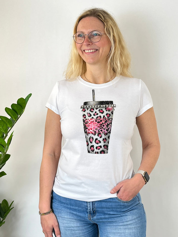 T-Shirt „Caffè Leo, weiß-pink von Bella Vita - Mode &amp; Lifestyle