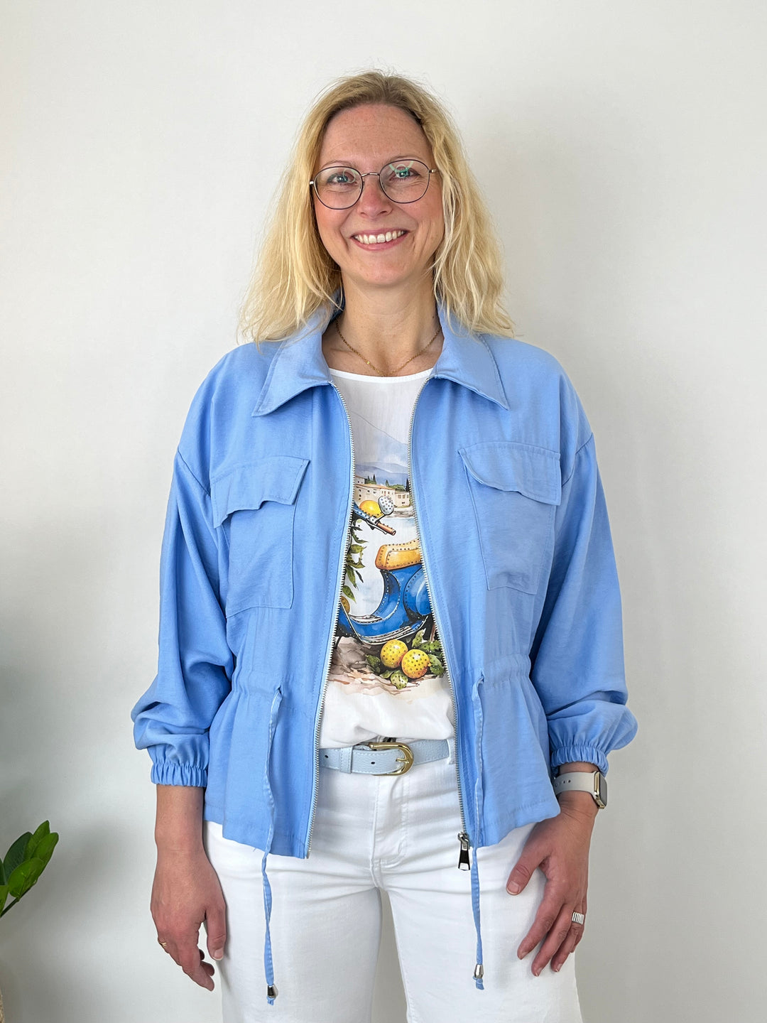 Blusenjacke mit Bindeband, blau von Bella Vita - Mode & Lifestyle