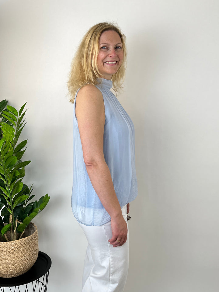 Blusentop mit Seide, hellblau von Bella Vita - Mode &amp; Lifestyle