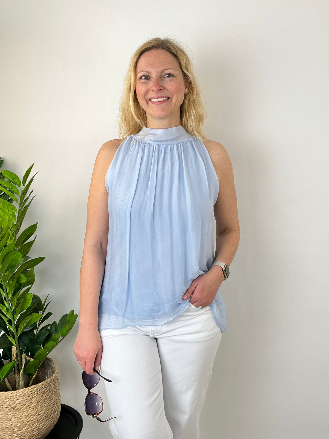 Blusentop mit Seide, hellblau von Bella Vita - Mode &amp; Lifestyle