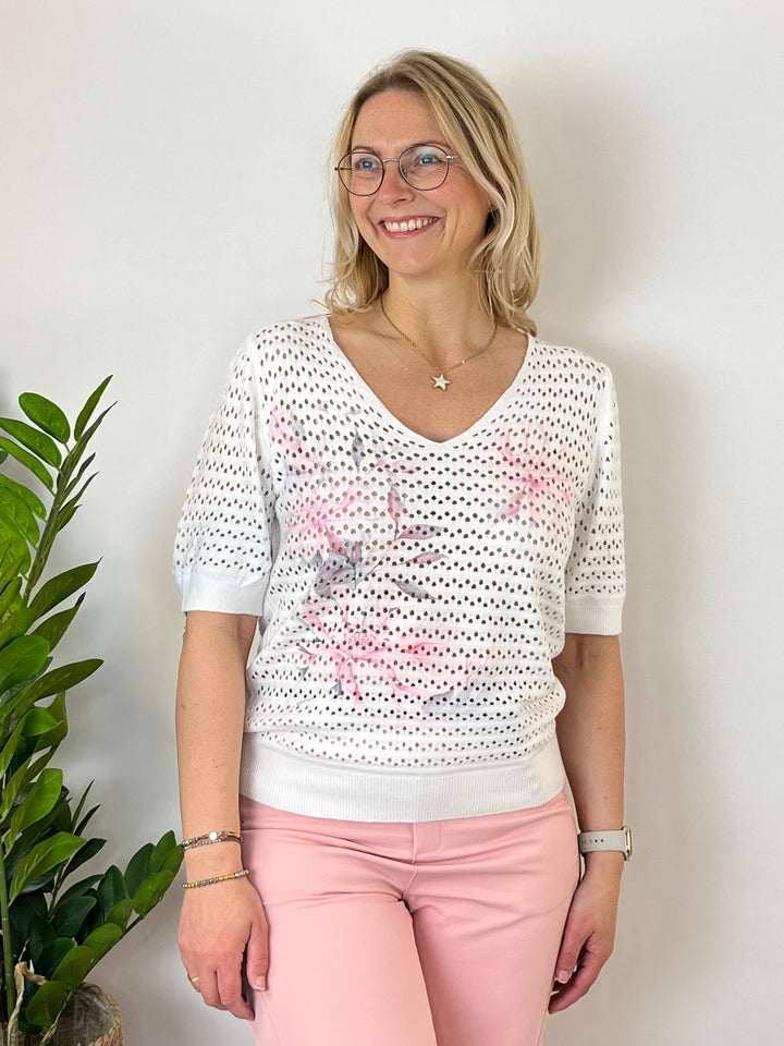 Lochstrickpullover mit floralem Print, weiß-rosa von Bella Vita - Mode &amp; Lifestyle