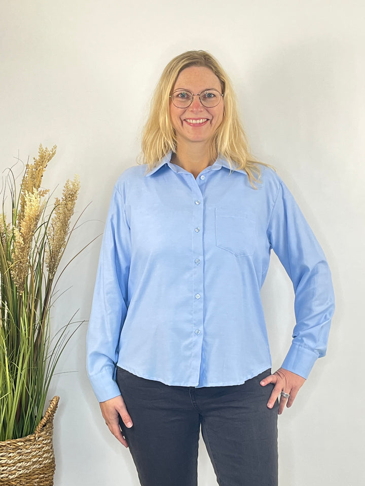 Bluse, klassische Form, hellblau von Bella Vita - Mode & Lifestyle