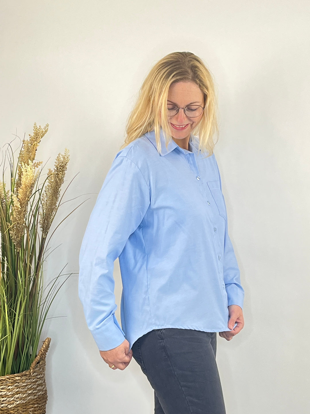 Bluse, klassische Form, hellblau von Bella Vita - Mode & Lifestyle