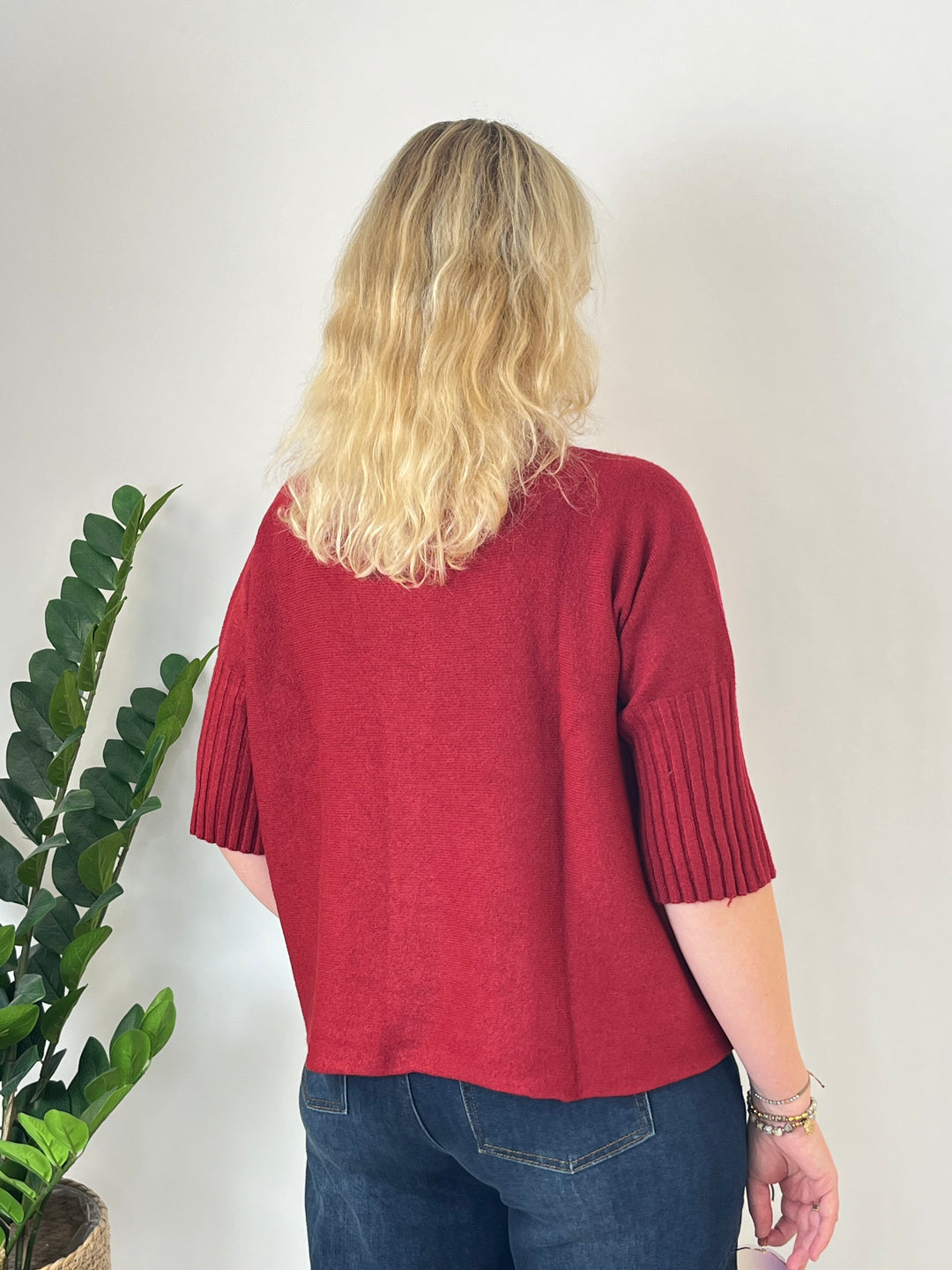 Short-sleeved sweater with stand-up collar