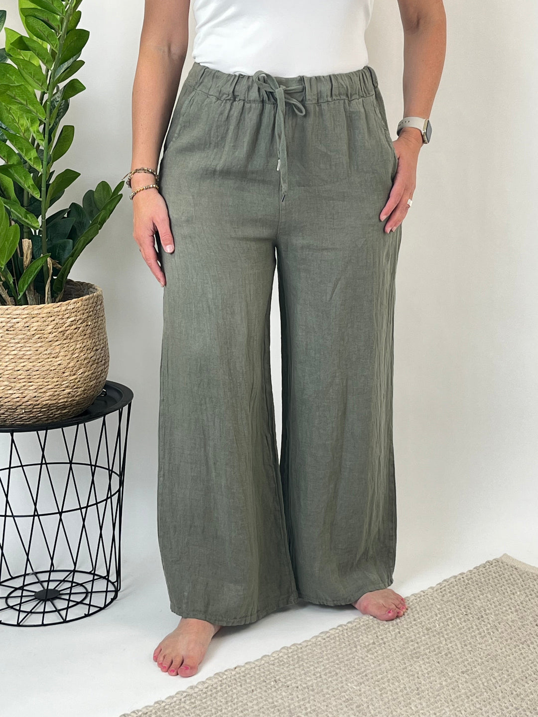 Leinenhose mit Bindeband, khaki von Bella Vita - Mode & Lifestyle