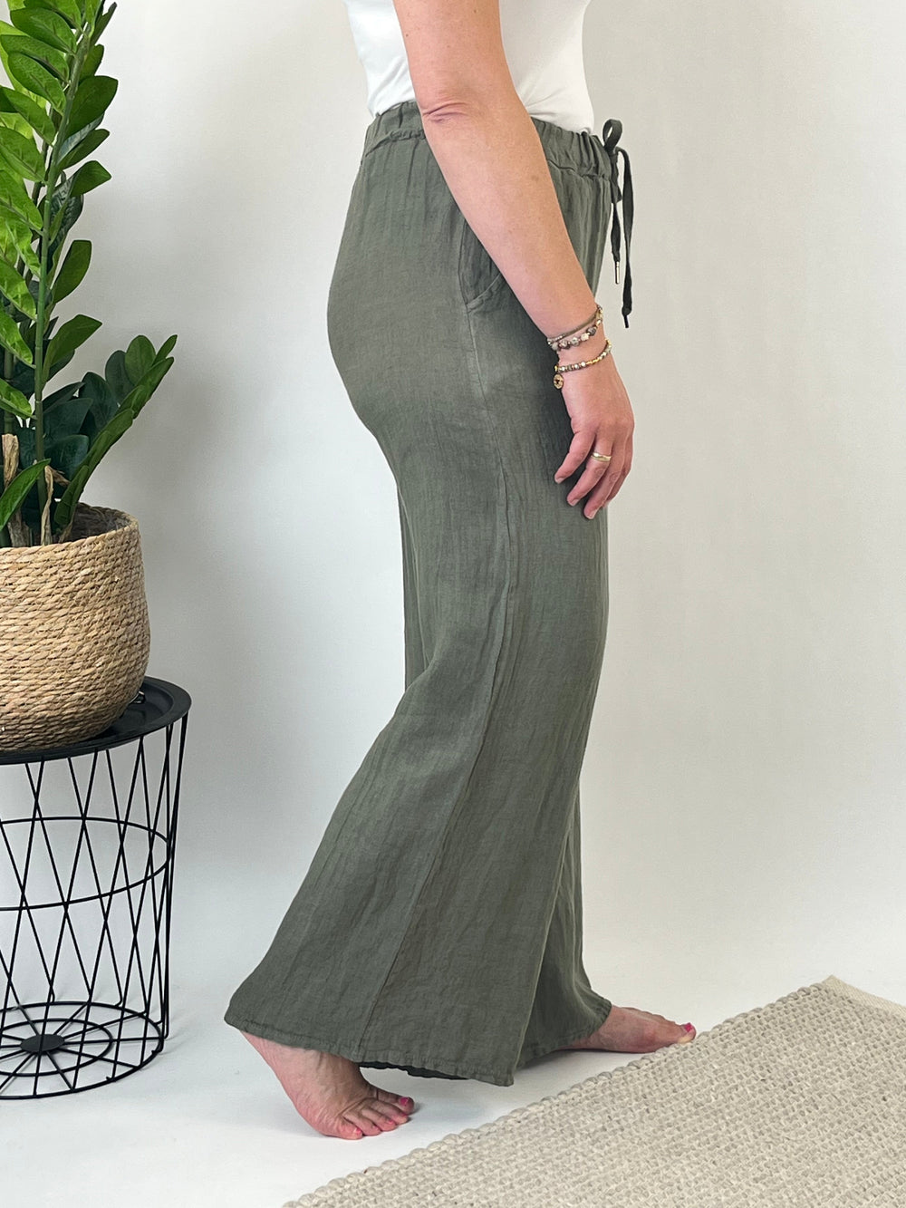 Leinenhose mit Bindeband, khaki von Bella Vita - Mode & Lifestyle