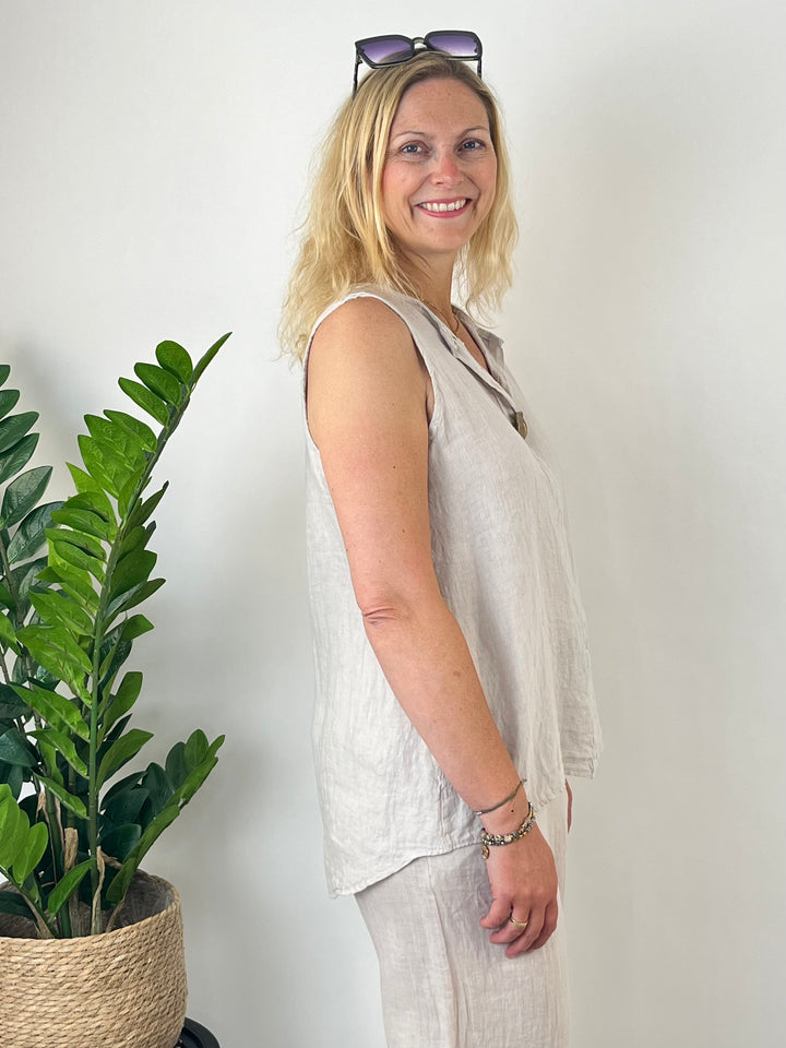 Leinentop mit Zierknopf, beige von Bella Vita - Mode &amp; Lifestyle
